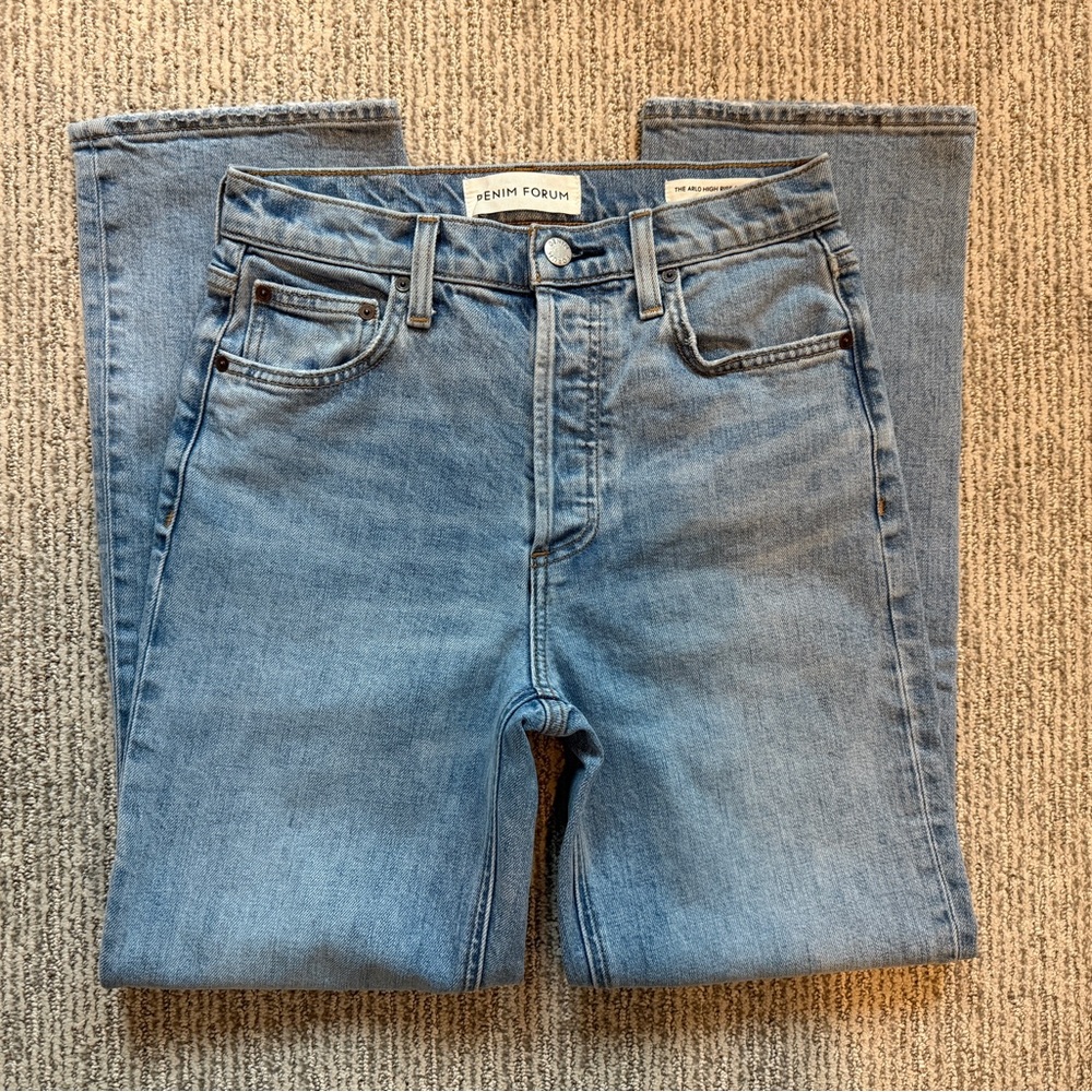 Aritzia Denim Forum Arlo High Rise Straight Jeans size 25 28L